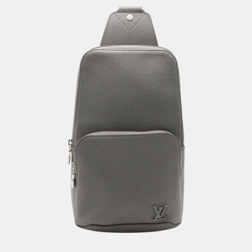 Louis Vuitton Grey Leather Taiga Avenue Sling Bag - Louis Vuitton - Modalova