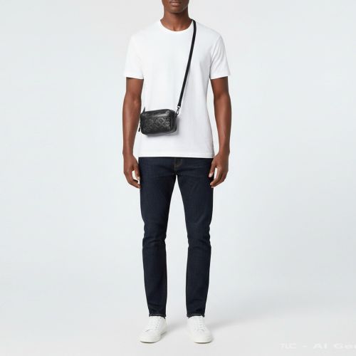 Alpha Monogram Eclipse Canvas Wearable Wallet - Louis Vuitton - Modalova