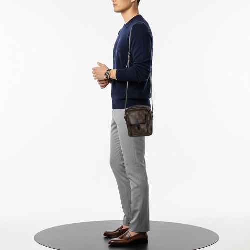 Christopher Monogram Macassar Canvas Wearable Wallet - Louis Vuitton - Modalova