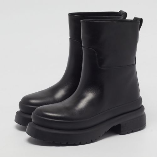 Roman Stud Size 40 Leather Combat Boots - Valentino - Modalova