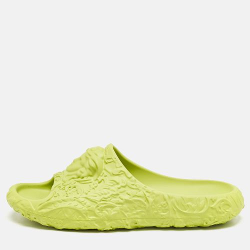 Versace Green Baroque Medusa Embossed Rubber Pool Slide Sandals Size 46 - Versace - Modalova