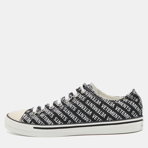 Vetements Black/White Logo Print Canvas Low Top Sneakers Size 44 - Vetements - Modalova