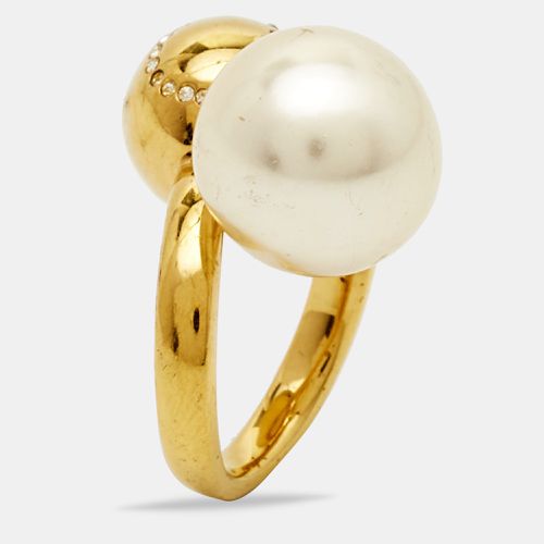 Carolina Herrera CH Faux Pearl Crystal Gold Tone Ring Size 49 - Carolina Herrera - Modalova