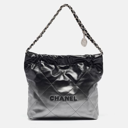 Chanel Metallic Ombre Quilted Shiny Leather Small 22 Hobo - Chanel - Modalova