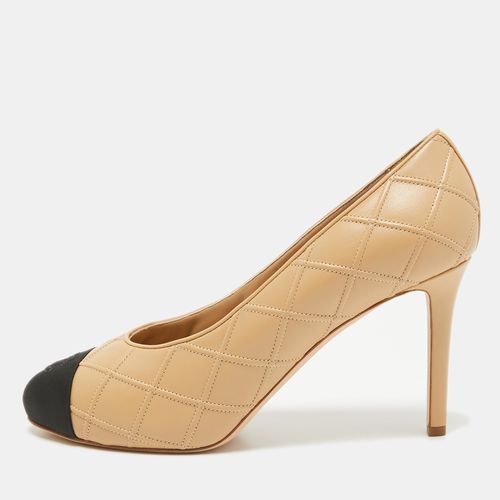 Chanel Beige/Black Quilted Leather and Canvas Cap Toe CC Pumps Size 40.5 - Chanel - Modalova