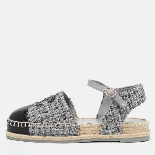 Chanel Grey/Black Tweed and Leather CC Cap Toe Espadrille Sandals Size 36 - Chanel - Modalova