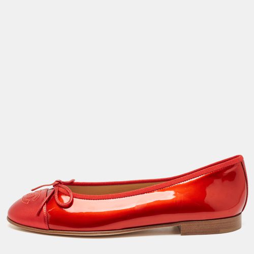 Chanel Red Leather And Patent Leather CC Bow Cap Toe Ballet Flats Size 35.5 - Chanel - Modalova