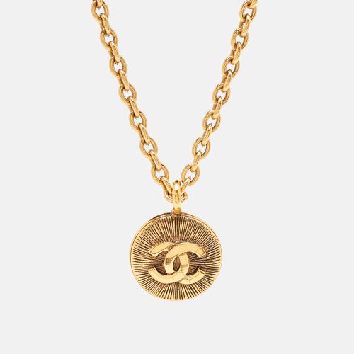 Chanel Vintage Gold Tone CC Medallion Pendant Necklace - Chanel - Modalova