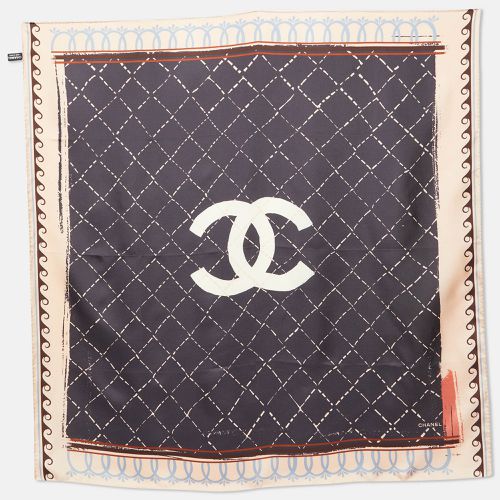 Chanel Grey Quilted CC Print Silk Square Scarf - Chanel - Modalova