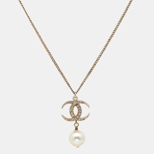 Chanel CC Faux Pearl Crystals Gold Tone Metal Pendant Necklace - Chanel - Modalova