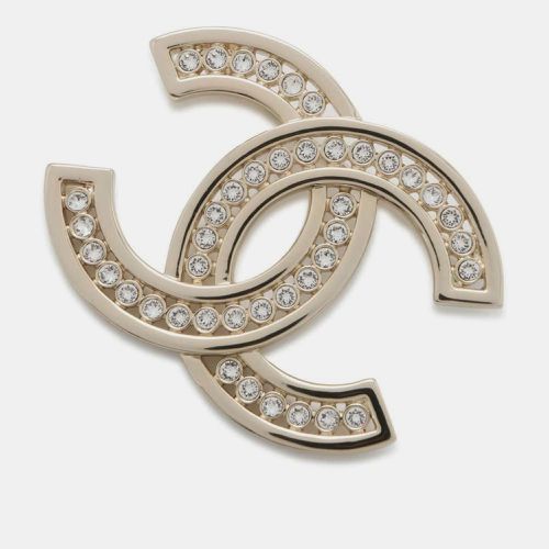 Chanel Champagne Gold Metal Rhinestone CC Logo Brooch - Chanel - Modalova