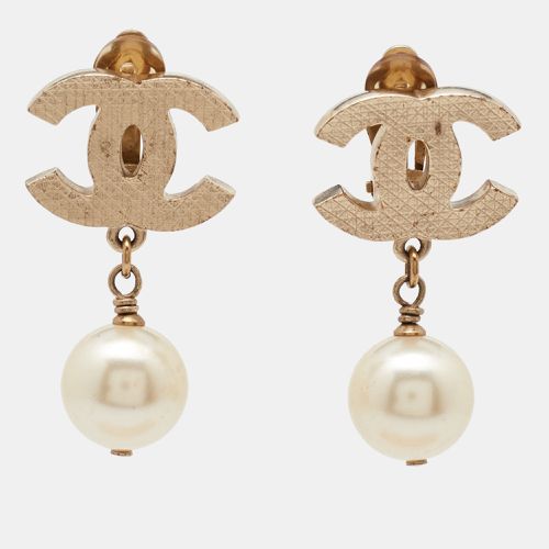 Chanel CC Faux Pearl Gold Tone Earrings - Chanel - Modalova