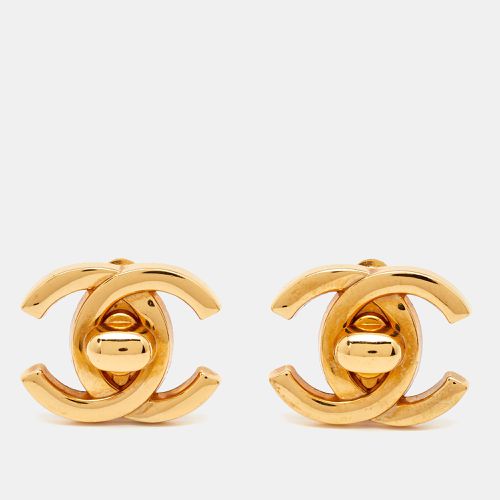 Chanel CC Turnlock Gold Tone Clip-on Earrings - Chanel - Modalova