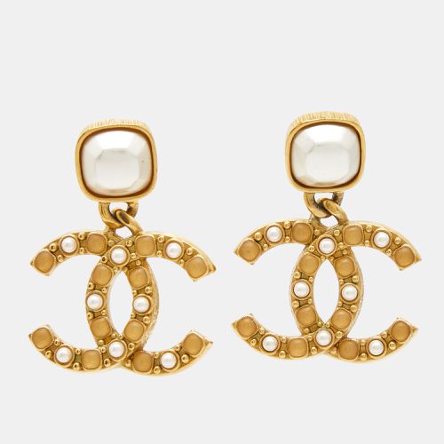 Chanel CC Faux Pearl Resin Gold Drop Earrings - Chanel - Modalova