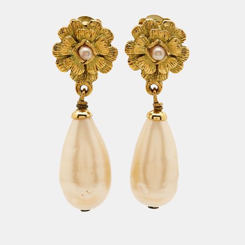 Camelia Faux Pearl Tone Earrings - Chanel - Modalova