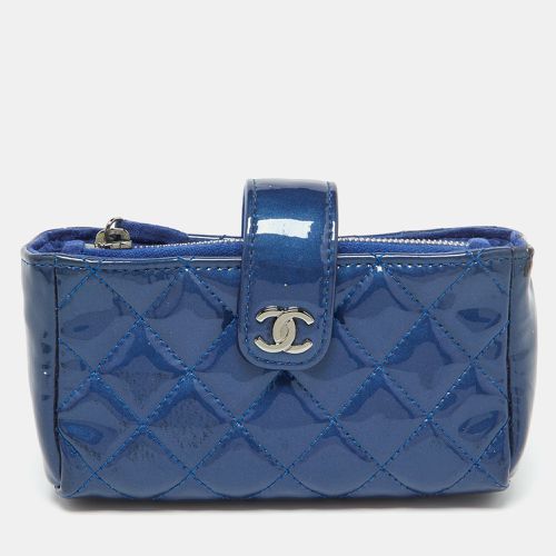 Chanel Blue Quilted Patent Leather CC O Phone Pouch - Chanel - Modalova