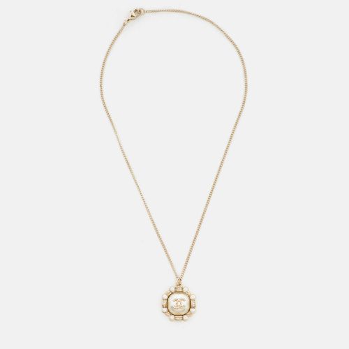 Chanel CC Faux Pearl Crystals Gold Tone Pendant Necklace - Chanel - Modalova