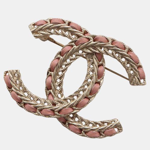 Chanel Pink/Champagne Gold Leather Metal Cc Logo Brooch - Chanel - Modalova