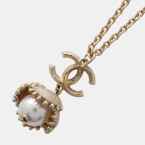 Chanel Gold Plated/Faux Pearl Cc Logo Flower Necklace - Chanel - Modalova