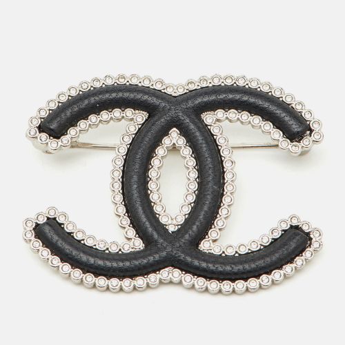 Chanel CC Crystal Leather Silver Tone Pin Brooch - Chanel - Modalova