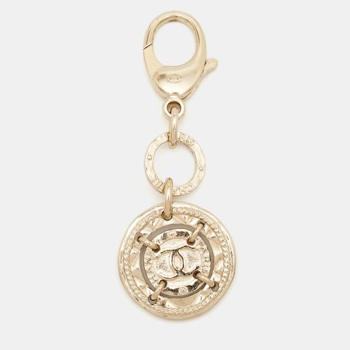 Chanel CC Gold Tone Key Chain - Chanel - Modalova