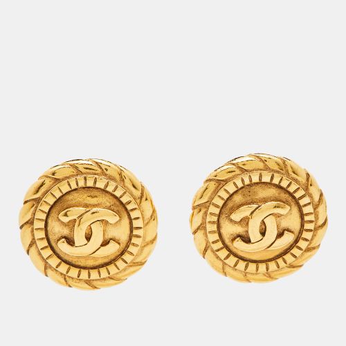 Chanel CC Gold Tone Round Clip-on Stud Earrings - Chanel - Modalova