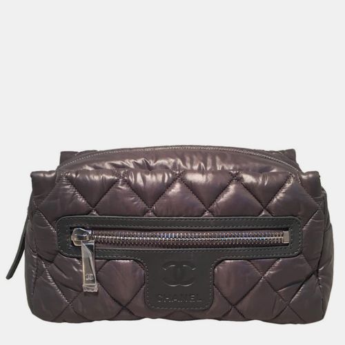 Chanel Grey Quilted Puffy Travel Accessories Cosmetic Pouch - Chanel - Modalova