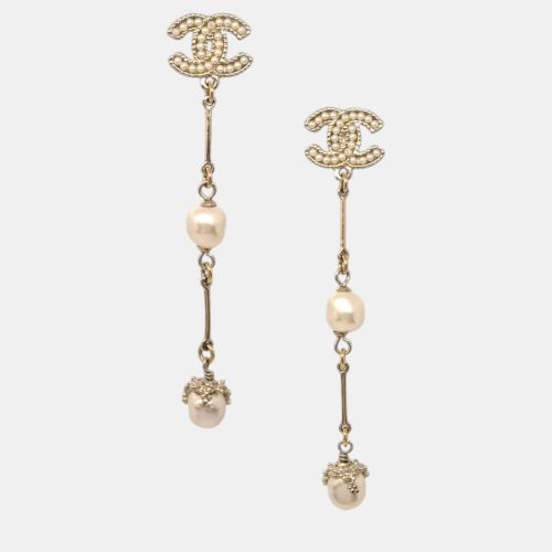 Plated, Artificial Pearl CC Dangle Earrings - Chanel - Modalova
