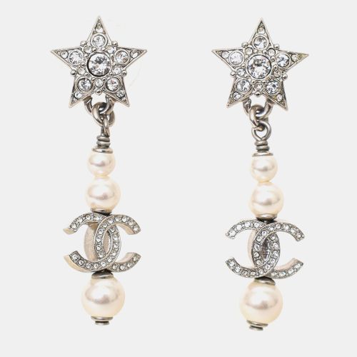 Chanel 2020 Silver Tone Faux Pearl & Strass CC Star Drop Earrings - Chanel - Modalova
