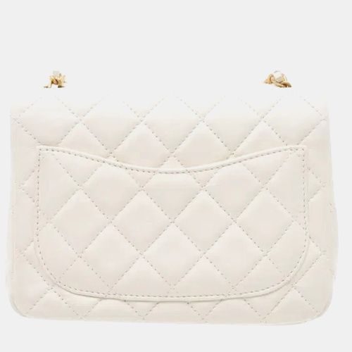 Pearl Crush Mini Rectangular Lambskin Shoulder Bag - Chanel - Modalova