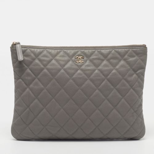 O Case Medium Quilted Caviar Leather Pouch - Chanel - Modalova