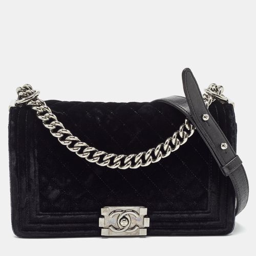 Chanel Black Quilted Velvet Medium Boy Flap Bag - Chanel - Modalova