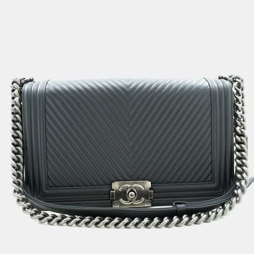 Chanel Grey Leather Medium Boy Shoulder Bag - Chanel - Modalova