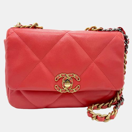 Chanel Red Leather Small 19 Shoulder Bag - Chanel - Modalova