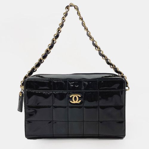 Chanel Black Quilted Patent Medium Chocolate Bar CC Camera Bag - Chanel - Modalova