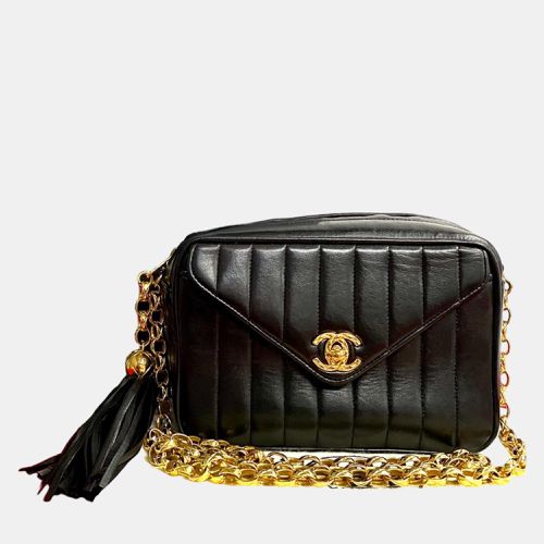 Chanel Black Leather Chevron Tassel Camera Shoulder Bag - Chanel - Modalova