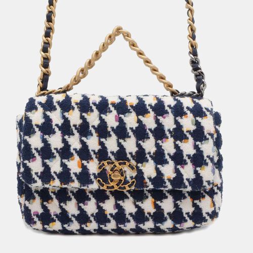 Tweed Medium 19 Houndstooth Flap Bag - Chanel - Modalova