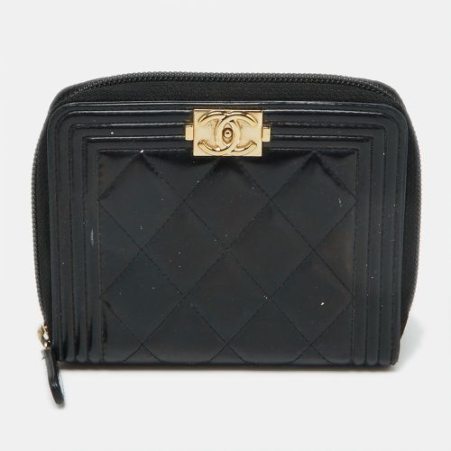 Chanel Black Quilted Patent Leather Boy Zip Around Wallet - Chanel - Modalova