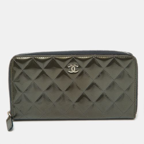 Chanel Olive Green Quilted Patent Leather Classic Zip Around Wallet - Chanel - Modalova