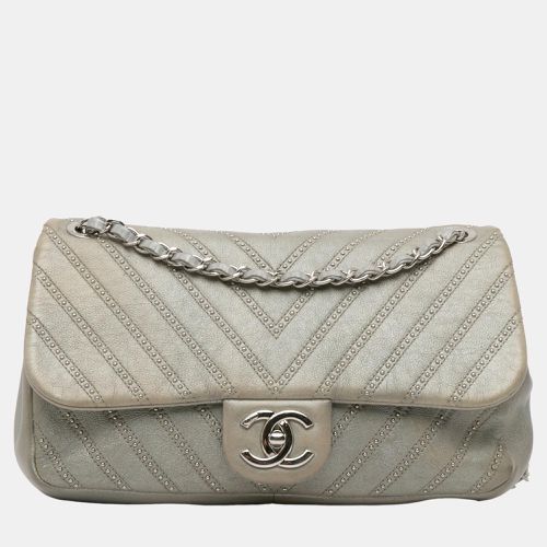 Chanel Silver Small Chevron Calfskin Stud Wars Flap - Chanel - Modalova