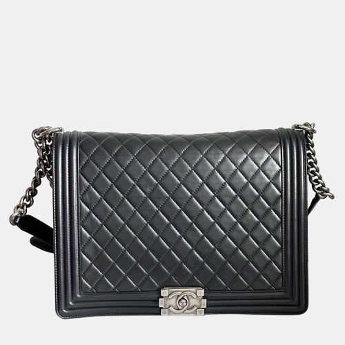 Quilted Lambskin Boy Flap Bag - Chanel - Modalova