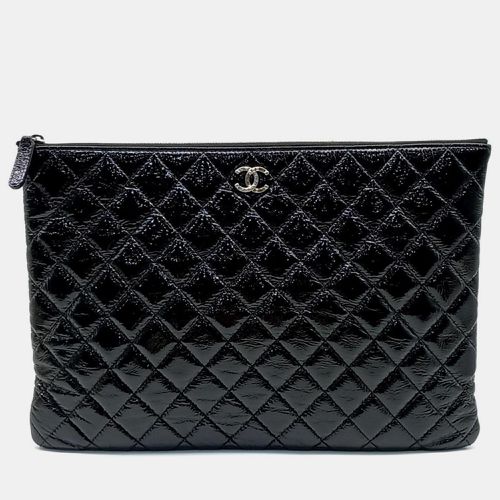 Chanel Black Quilted Leather O-Case Clutch - Chanel - Modalova