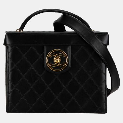 Chanel Black Leather CC Turnlock Lambskin Vanity Case - Chanel - Modalova