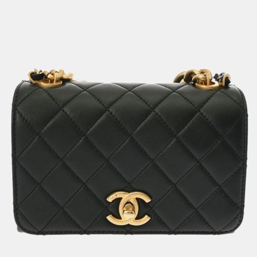 Chanel Black Leather CC Turnlock Flap Bag Shoulder Bags - Chanel - Modalova