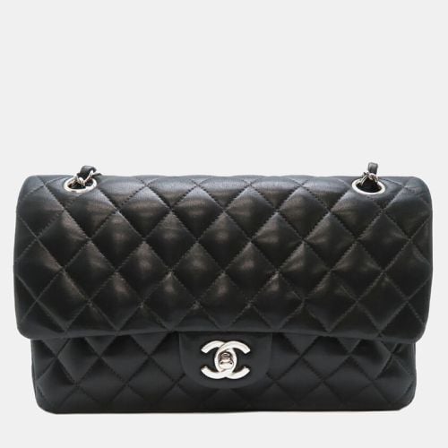 Leather Medium Classic Double Flap Shoulder Bag - Chanel - Modalova