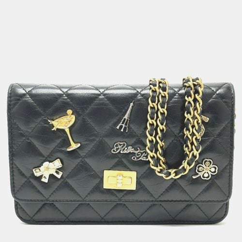 Chanel Black Aged Calfskin Quilted Lucky Charms 2.55 Reissue Wallet On Chain - Chanel - Modalova