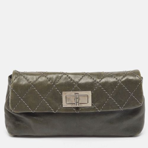 Chanel Grey Quilted Leather Mademoiselle Flap Clutch - Chanel - Modalova