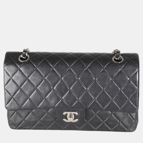 Chanel Black Quilted Lambskin Medium Classic Double Flap Bag - Chanel - Modalova