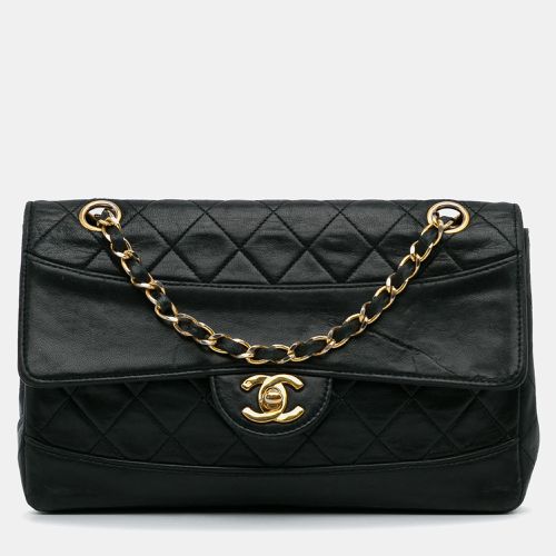 Quilted Lambskin Shoulder Bag - Chanel - Modalova