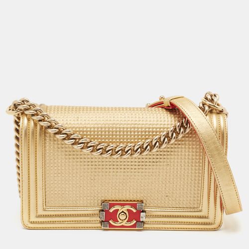 Woven Embossed Leather Medium Boy Flap Bag - Chanel - Modalova